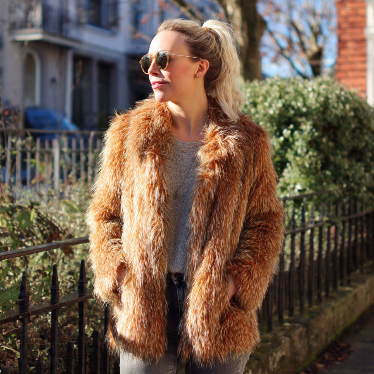 faux fur coat slim fit jeans