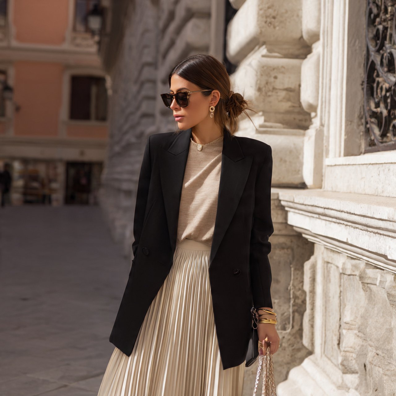 17 Business Chic Outfits That Look Polished, Modern, and Effortlessly Professional 15 relaxed blazer with a pleated midi skirtbusiness c