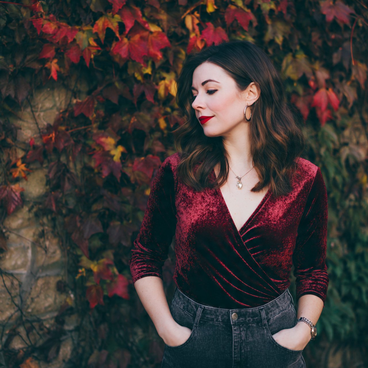 velvet top with dark flare jeansthanksgiving outfi