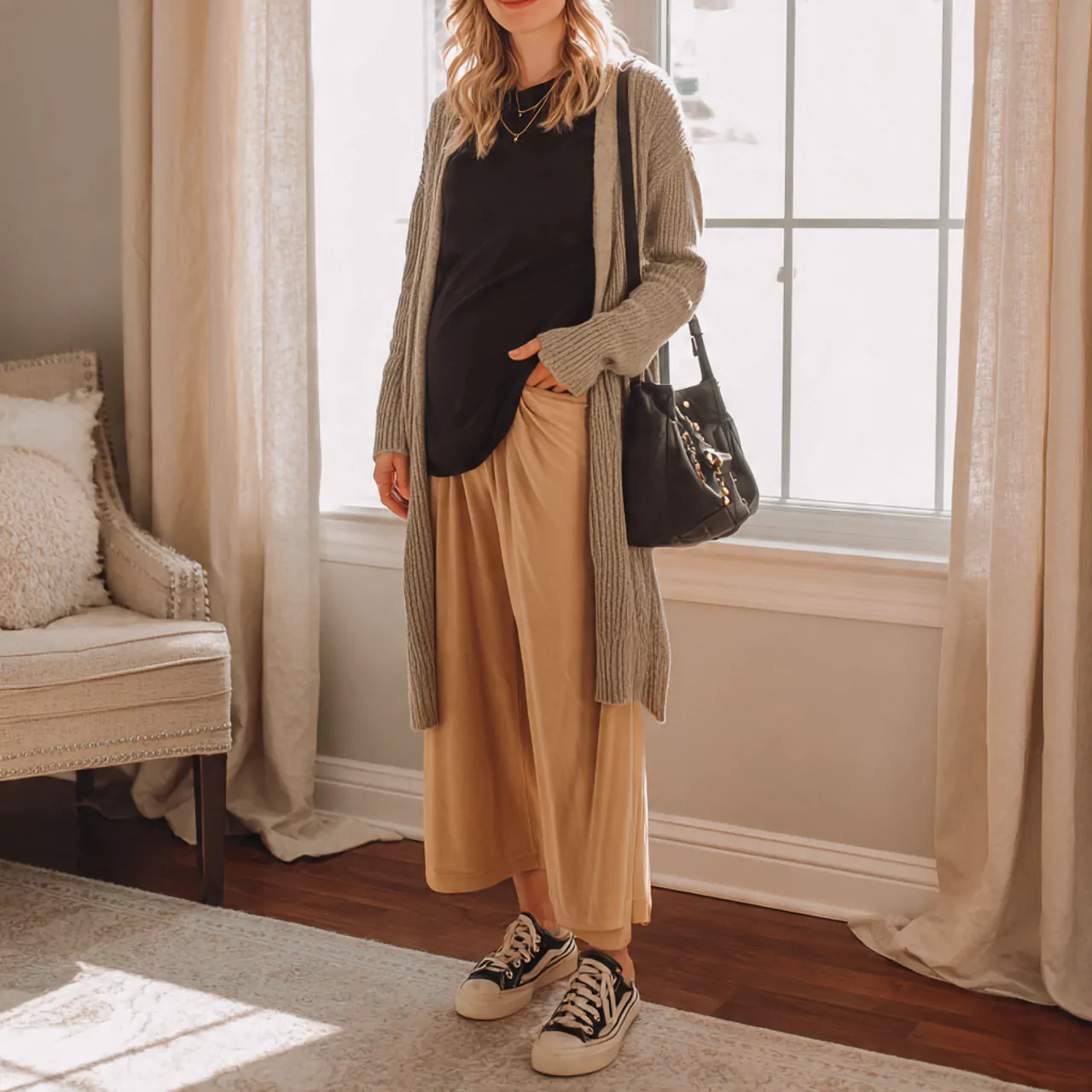 Casual Pregnancy Outfits: 16 Stylish and Comfortable Looks for Everyday Wear 3 wide leg jersey pants with a fitted tee and longli