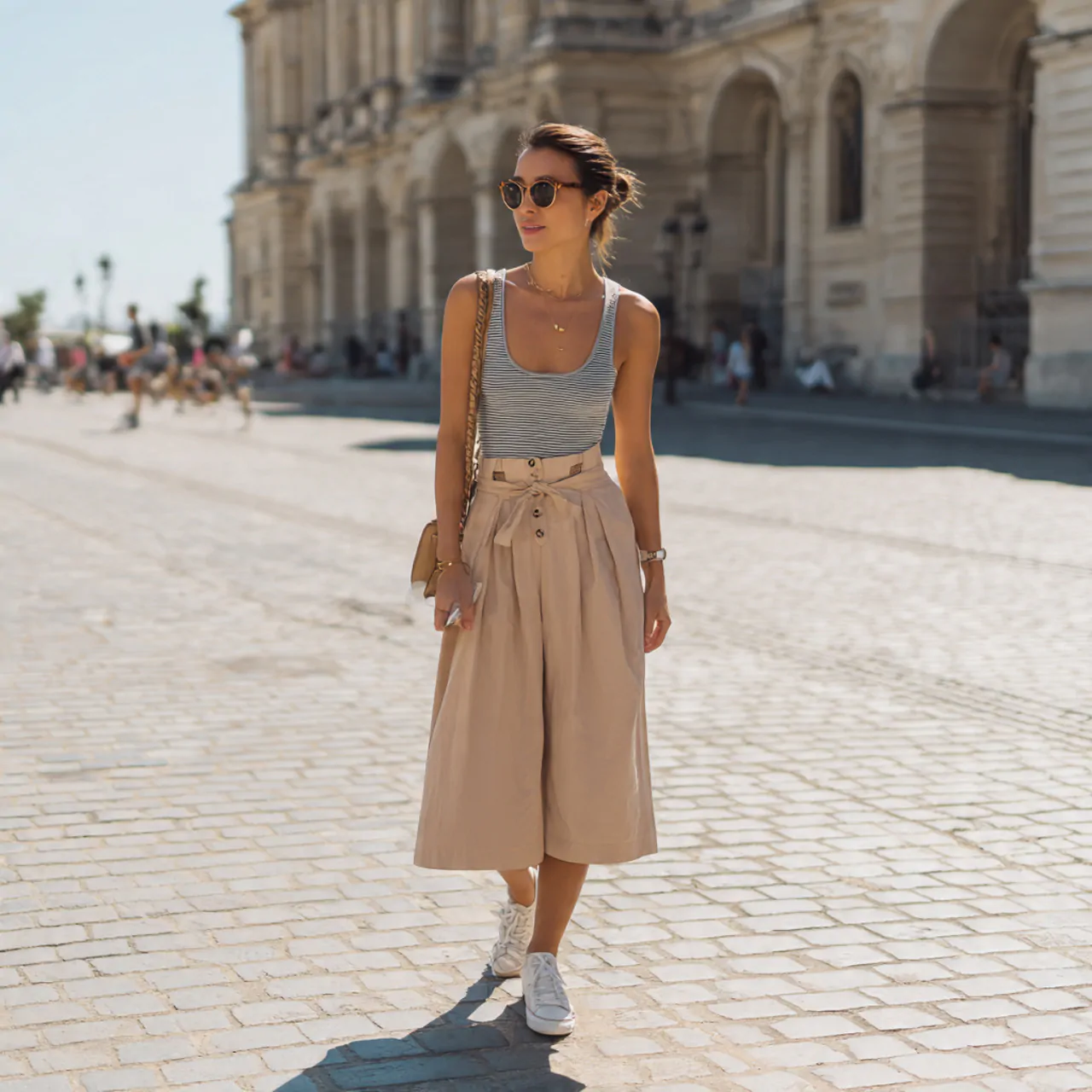 16 Chic Comfy Casual Summer Outfits That Are Easy to Wear 8 poplin midi skirt with fitted tankcomfy casual sum 1